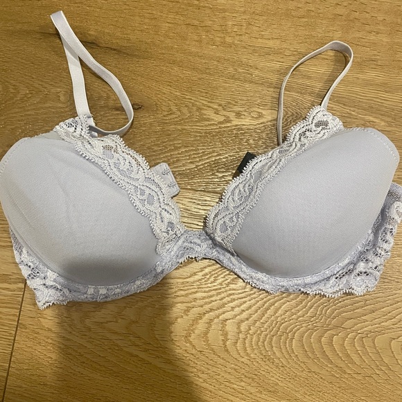 Natori feathers lace bra in 34c nwot - Picture 6 of 9